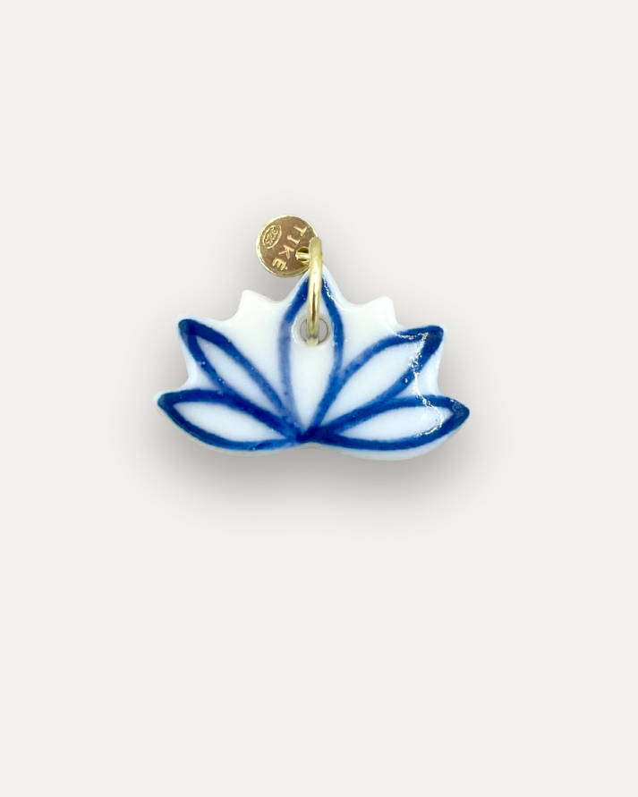 Charm - Fiore di Loto Blu ciondolo in Porcellana