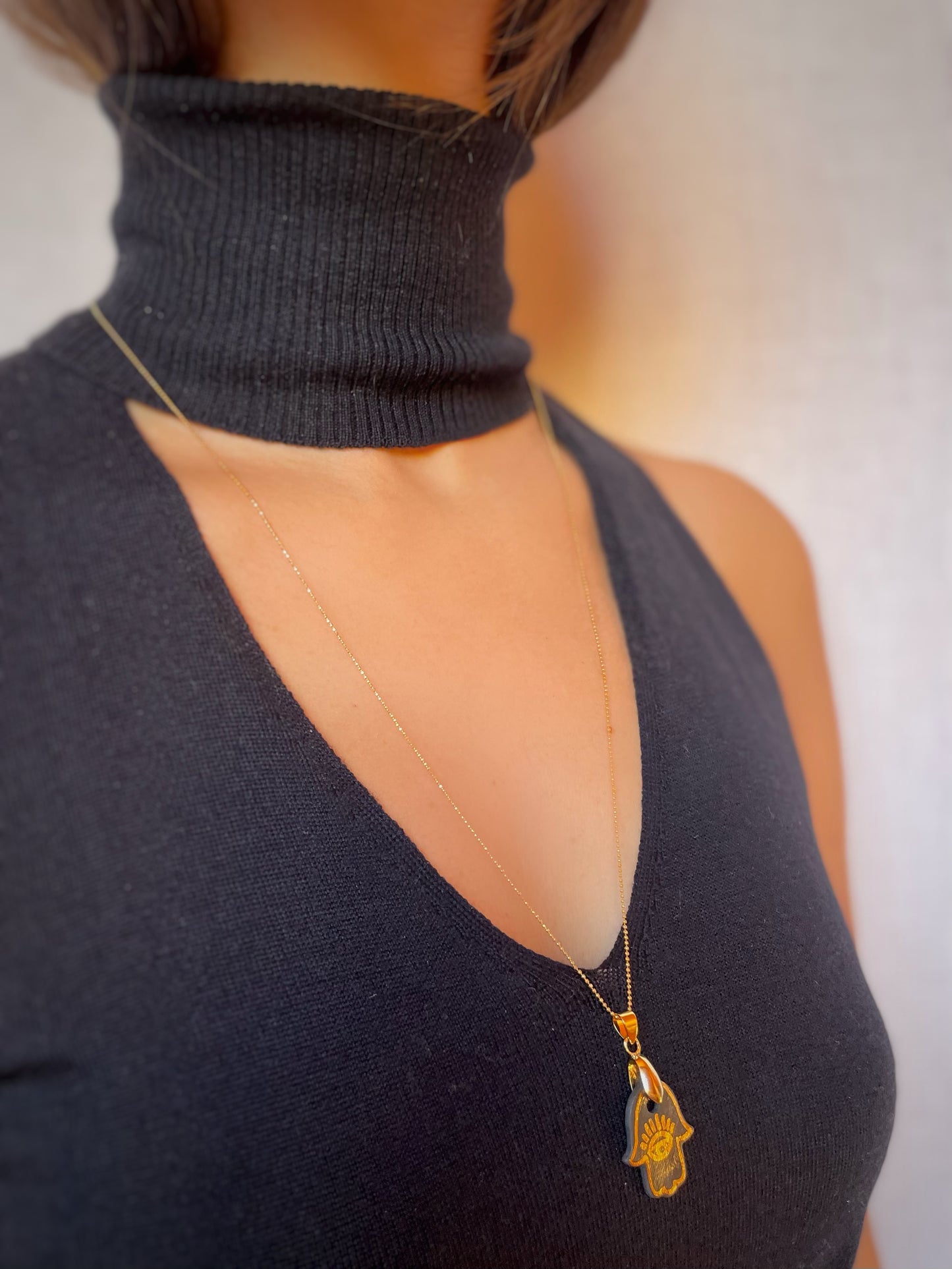 Collana Mano di Fatima in Porcellana Nera