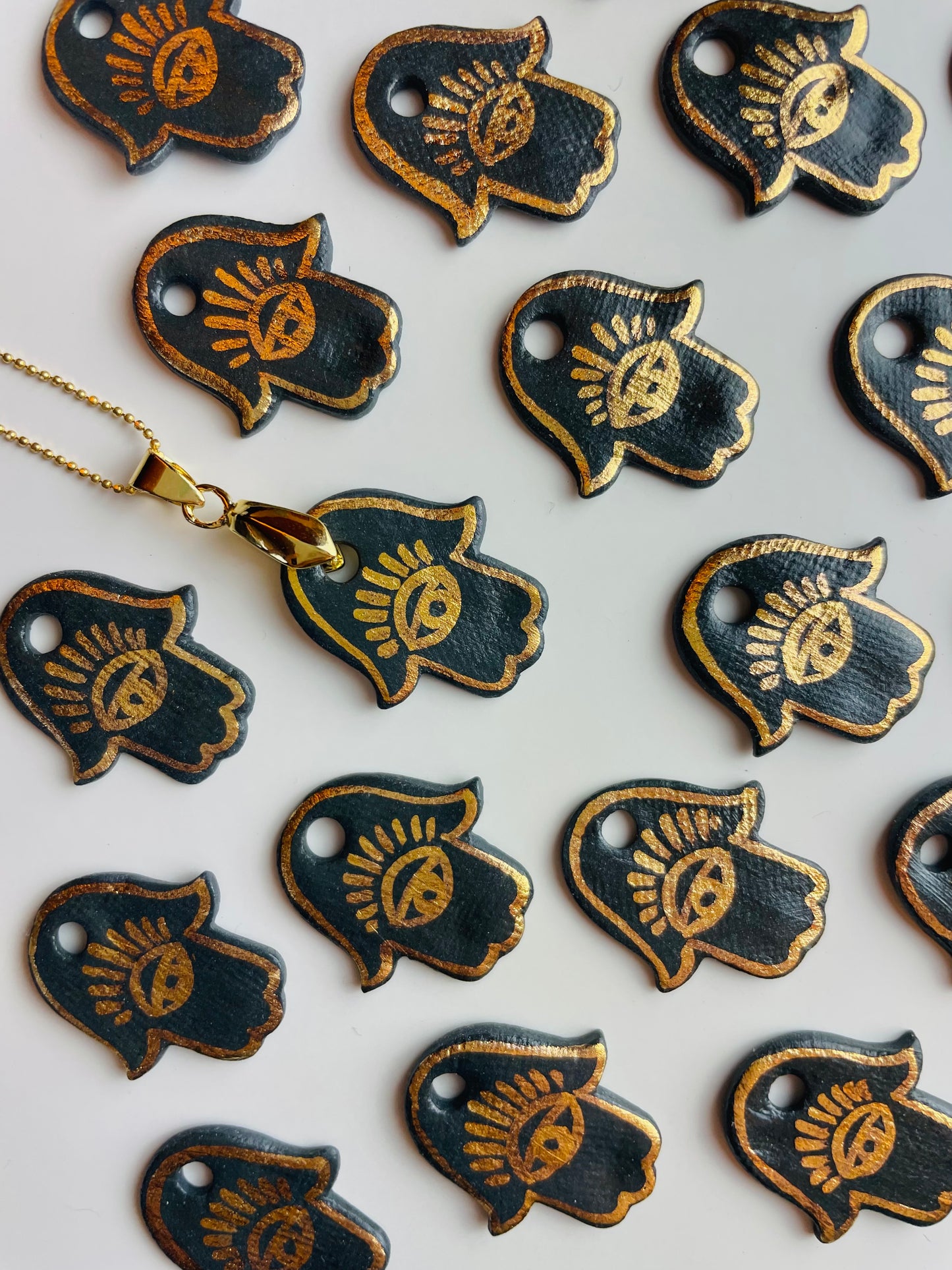 Collana Mano di Fatima in Porcellana Nera