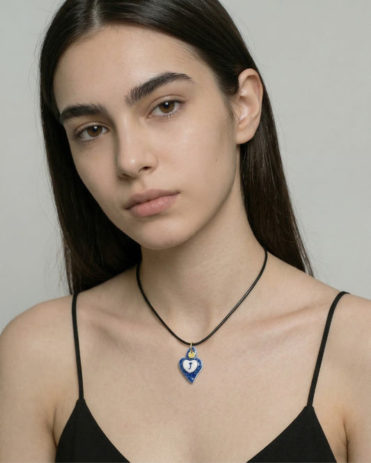 Charms - Colgante de Porcelana Corazón Azul - Letra J
