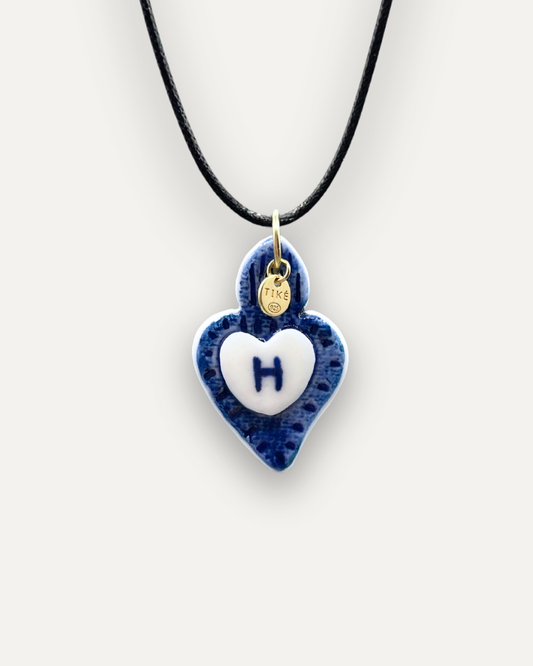Charms - Colgante de Porcelana Corazón Azul - Letra H