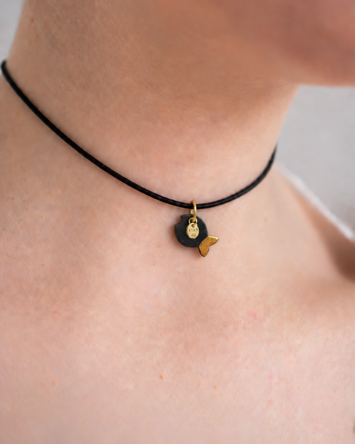 Charms - Porcellana Pesce Nero coda Oro