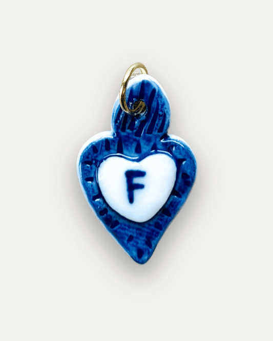 Charms - Pendentif Coeur Bleu en Porcelaine - Lettre F