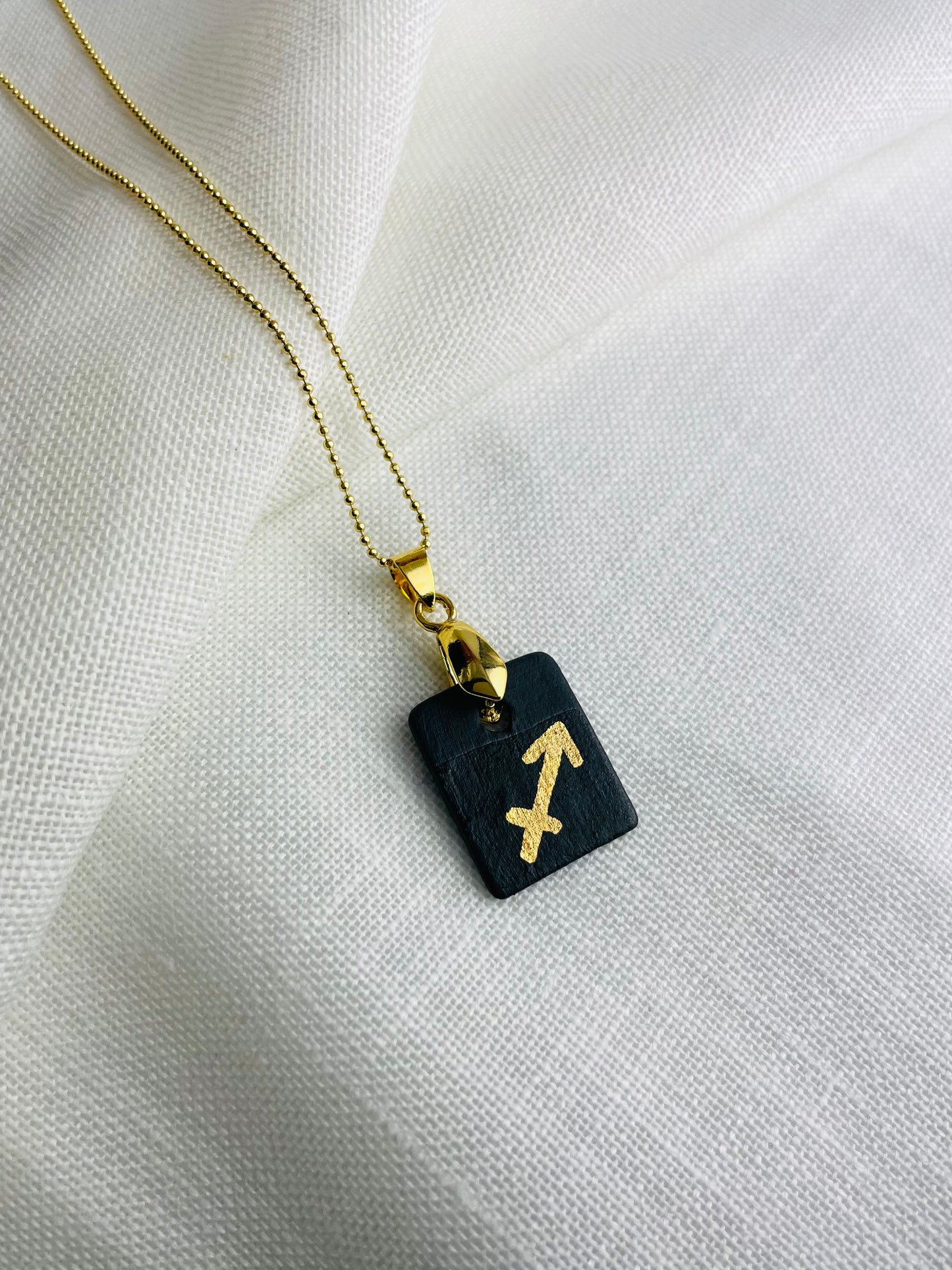 Collana Zodiaco in Porcellana Nera e Oro